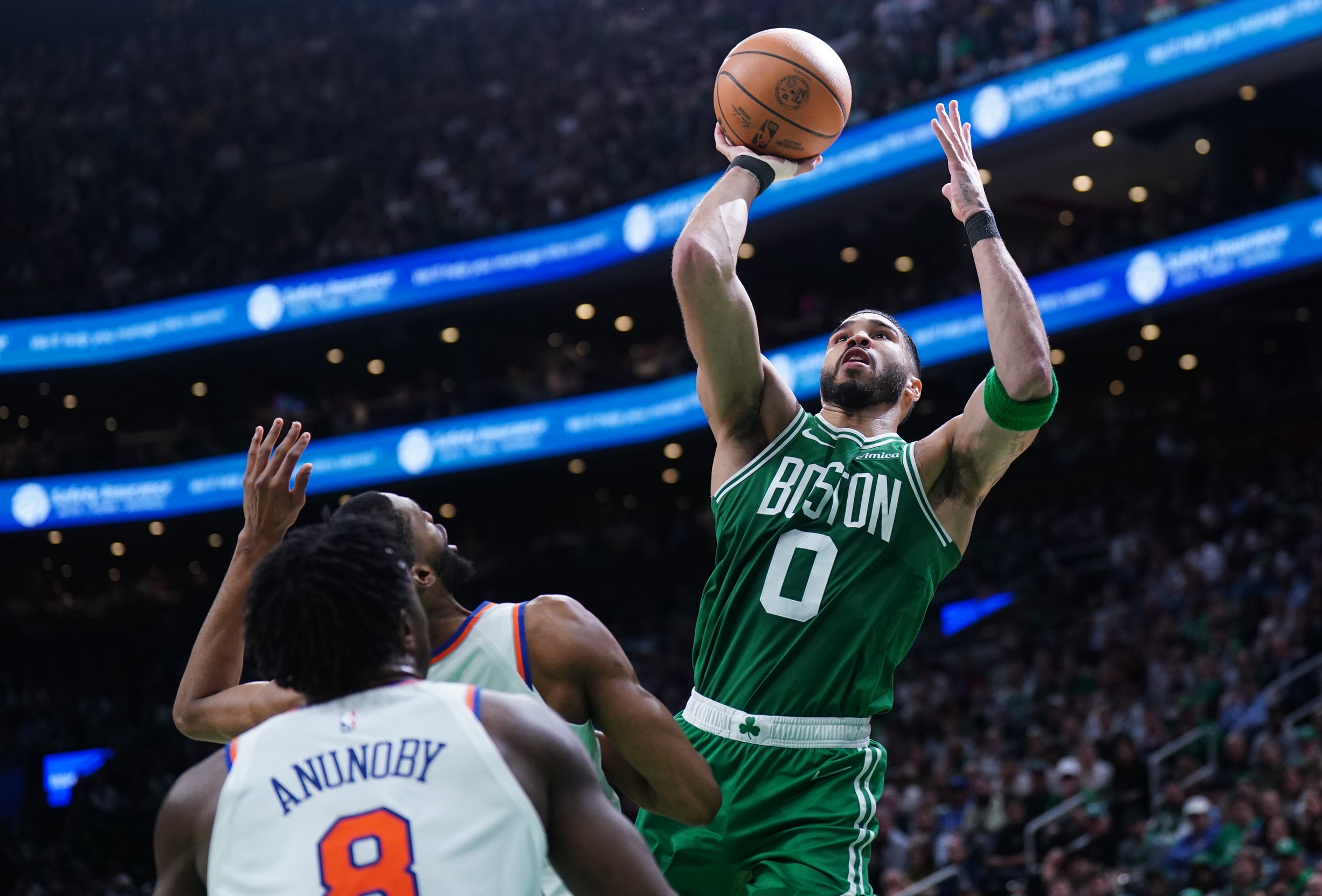 Celtics aplastan 115-93 a los Knicks y se acercan 2-1 en las semifinales del Este - Noticias de hoy en República Dominicana | De Último Minuto