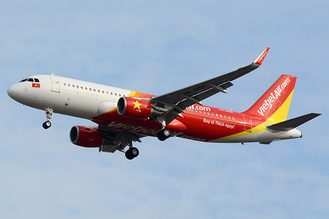 La aerolínea VietJet encarga 20 aviones a Airbus durante la visita de Macron a Hanói