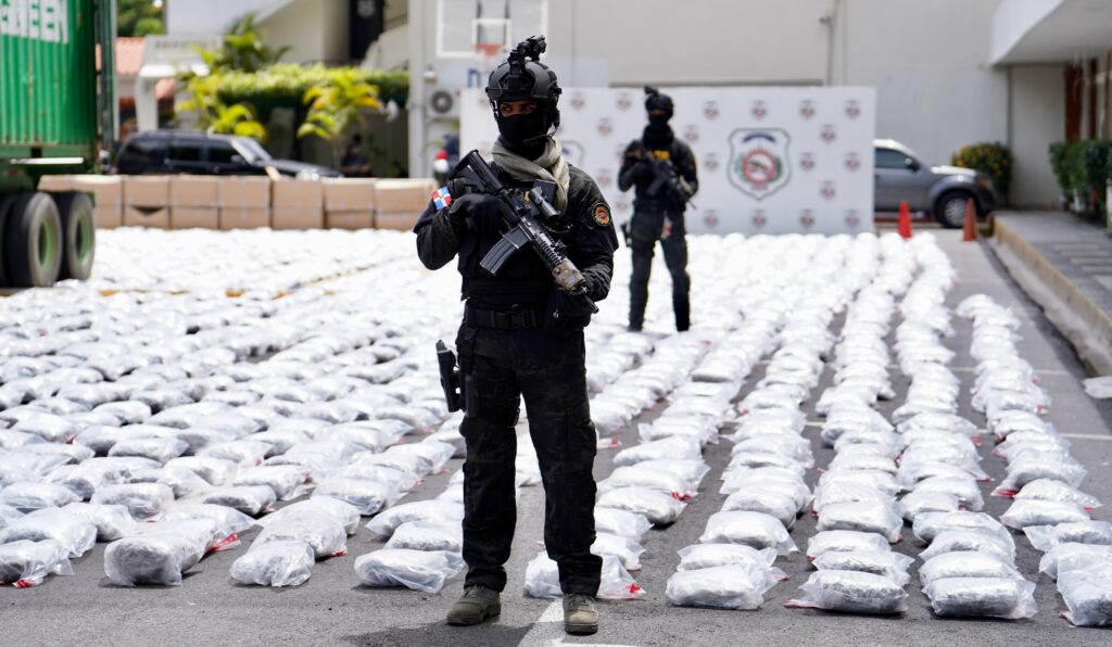 ¡El mayor en la historia RD! Confiscan en Puerto Haina más de 3,000 paquetes de marihuana y arrestan cuatro personas | De Último Minuto