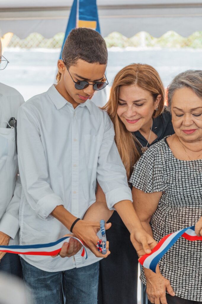 Carolina Mejía inaugura parque lineal en La Yagüita en honor a Christian Tejeda | 4 | Carolina Mejía inaugura parque lineal en La Yagüita en honor a Christian Tejeda - Noticias de hoy en República Dominicana | De Último Minuto