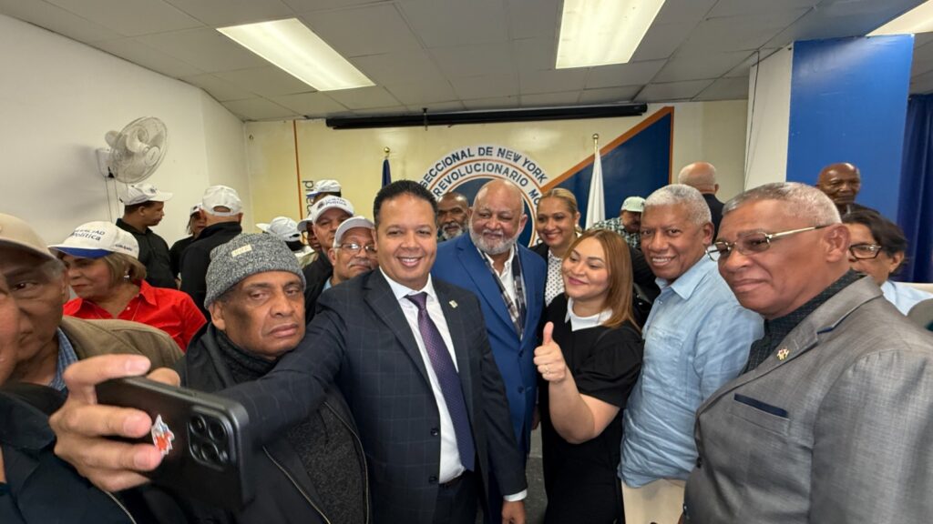 Roberto Fulcar lidera exitosa jornada política en la zona triestatal de EE.UU. | 8 | Roberto Fulcar lidera exitosa jornada política en la zona triestatal de EE.UU. - Noticias de hoy en República Dominicana | De Último Minuto