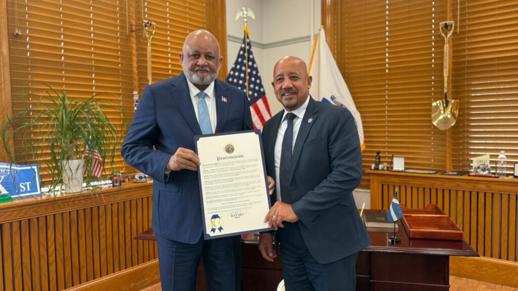 Roberto Fulcar lidera exitosa jornada política en la zona triestatal de EE.UU. | 5 | Roberto Fulcar lidera exitosa jornada política en la zona triestatal de EE.UU. - Noticias de hoy en República Dominicana | De Último Minuto