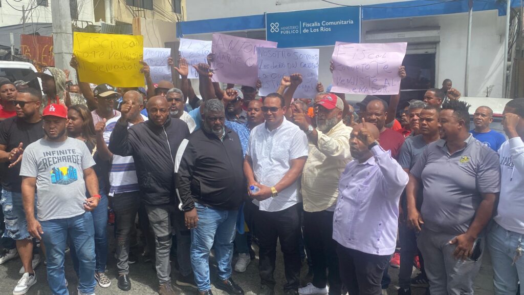 Dirigentes del transporte acusan a senador de orquestar cacería judicial ilegal