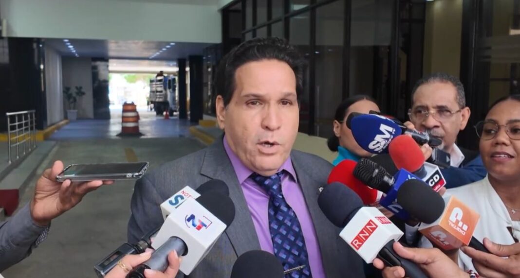 Diputado Elpidio Infante rechaza reuniones fuera del Palacio Nacional y llama a la unidad ante crisis haitiana