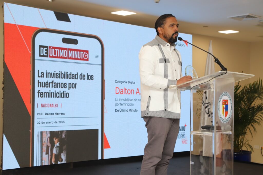 Periodista de De Último Minuto gana Premio World Vision por reportaje sobre huérfanos tras feminicidios | 4 | Periodista de De Último Minuto gana Premio World Vision por reportaje sobre huérfanos tras feminicidios - Noticias de hoy en República Dominicana | De Último Minuto