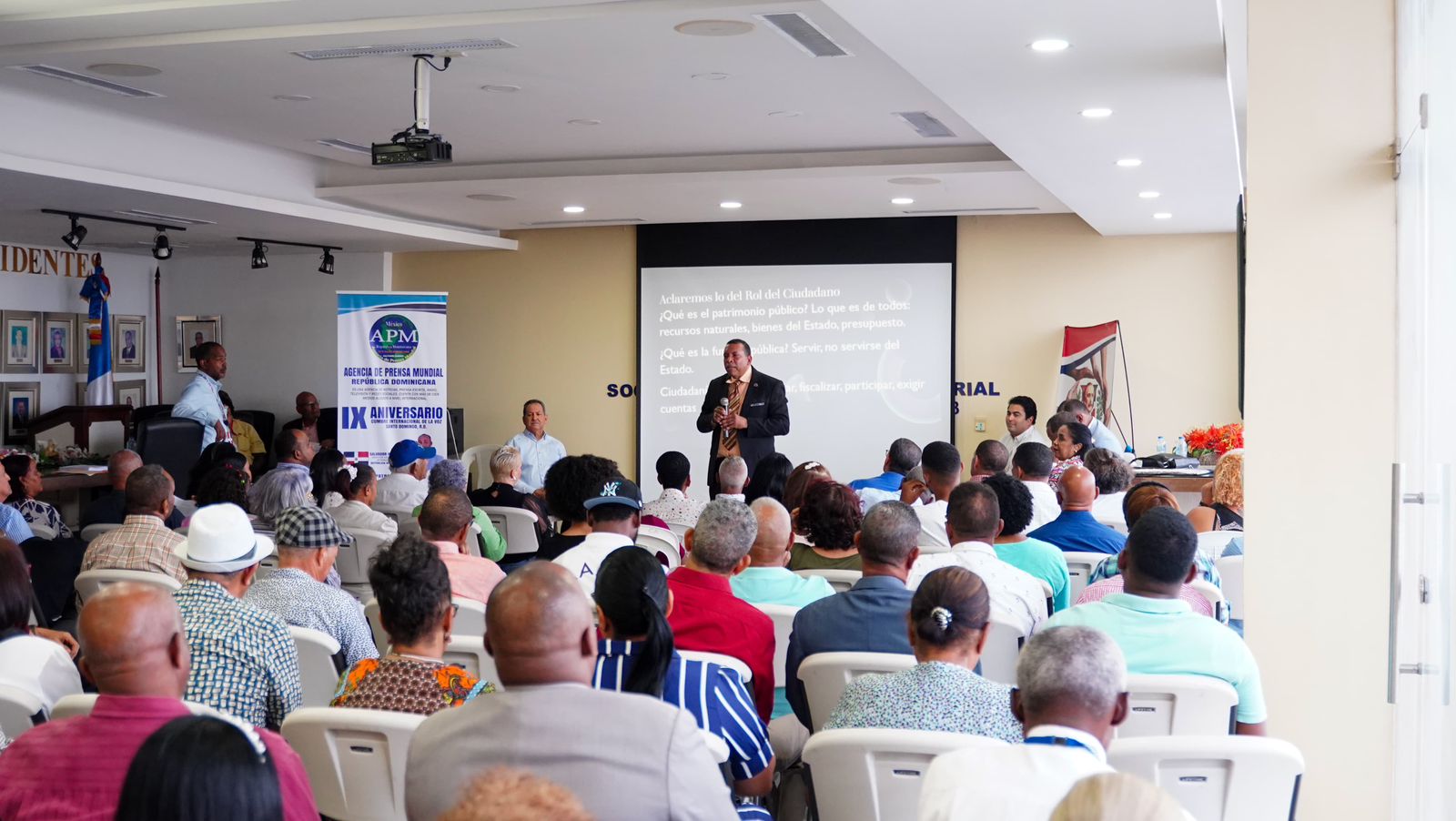 Foro comunitario aborda los retos de la democracia en RD - Noticias de hoy en República Dominicana | De Último Minuto