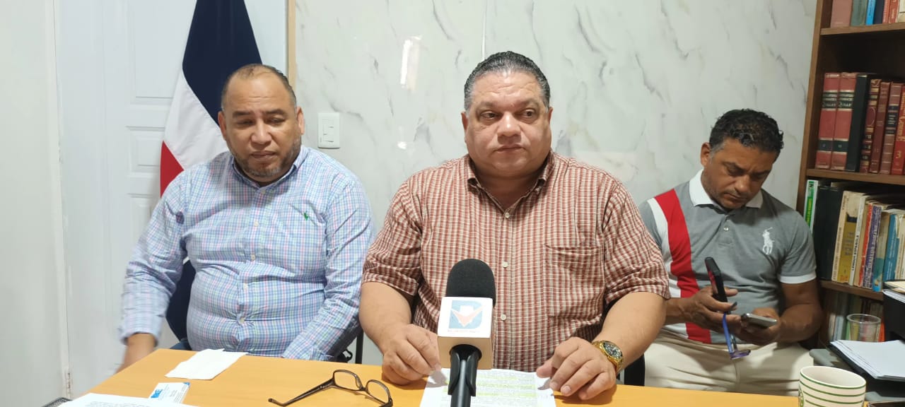 Mario Díaz solicita reunión urgente con el presidente Abinader para tratar temas críticos del sector
