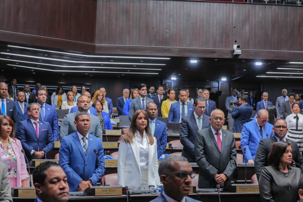 Cámara de Diputados aprueba ley para revolucionar la alimentación escolar en RD