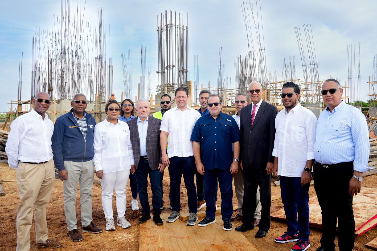 Carlos Bonilla y José Ignacio Paliza realizan recorrido por extensión de la UASD en Santo Domingo Este - Noticias de hoy en República Dominicana | De Último Minuto