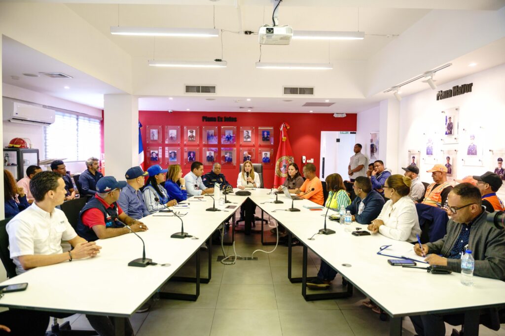 Carolina Mejía activa el Comité de Prevención ante alerta roja por vaguada | 2 | Carolina Mejía activa el Comité de Prevención ante alerta roja por vaguada - Noticias de hoy en República Dominicana | De Último Minuto