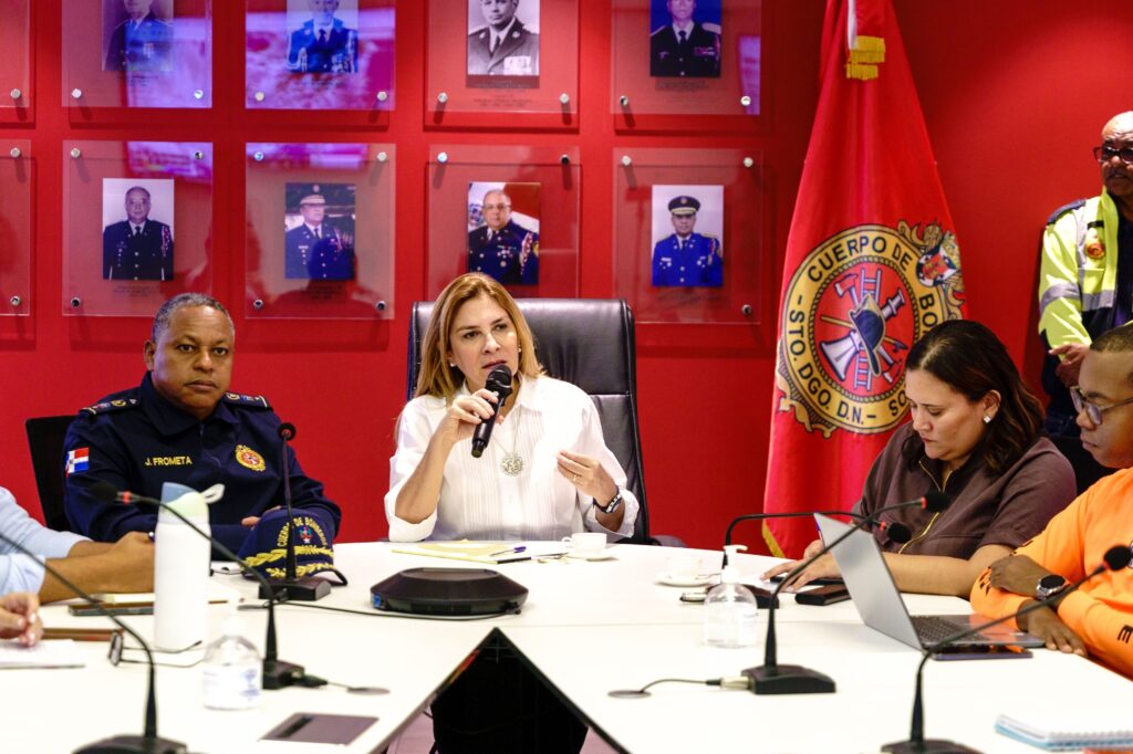 Carolina Mejía activa el Comité de Prevención ante alerta roja por vaguada | 4 | Carolina Mejía activa el Comité de Prevención ante alerta roja por vaguada - Noticias de hoy en República Dominicana | De Último Minuto