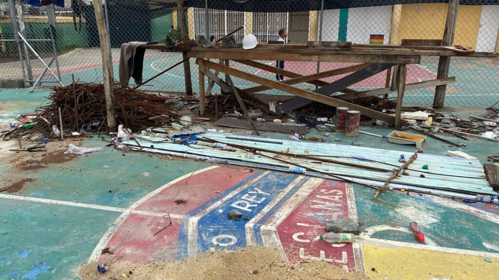 Denuncian paralización de la construcción de pabellón en la Escuela Parroquial Cristo Rey | 3 | Denuncian paralización de la construcción de pabellón en la Escuela Parroquial Cristo Rey - Noticias de hoy en República Dominicana | De Último Minuto