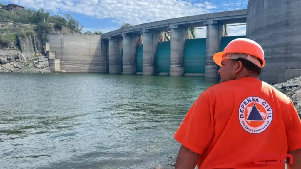 Defensa Civil mantiene vigilancia sobre la presa de Tavera y alerta a la población en Santiago - Noticias de hoy en República Dominicana | De Último Minuto