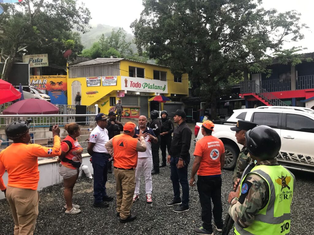 Clausuran ríos y balnearios en Monseñor Nouel ante alerta roja por vaguada - Noticias de hoy en República Dominicana | De Último Minuto