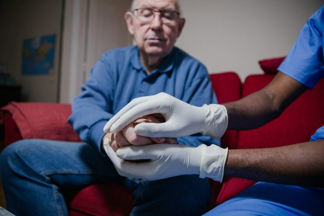 FDA aprueba dispositivo cerebral inteligente: nueva era para el Parkinson