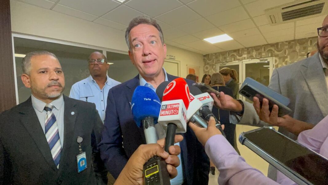 Osamentas encontradas frente a iglesia en la Zona Colonial podrían ser del siglo XVII y XVIII