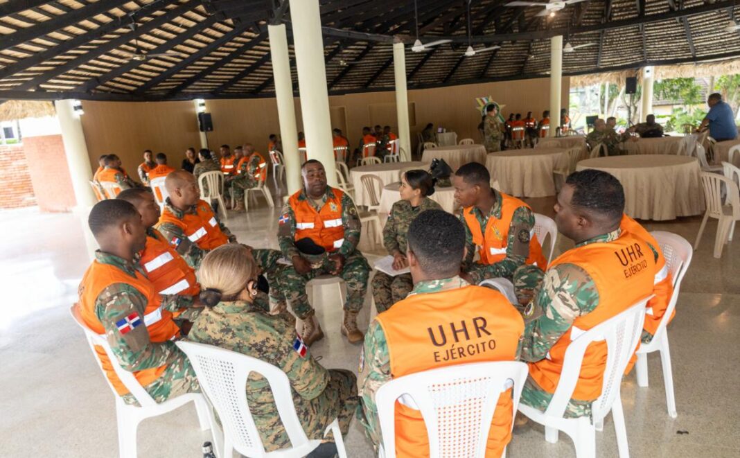 Ejército Sur EEUU entrena soldados ERD en manejo de traumas posteriores a labores de rescate