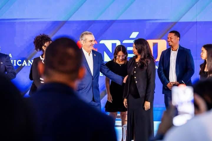 Marinel Canela es reconocida como Embajadora de la Ética Juvenil por Monseñor Nouel - Noticias de hoy en República Dominicana | De Último Minuto