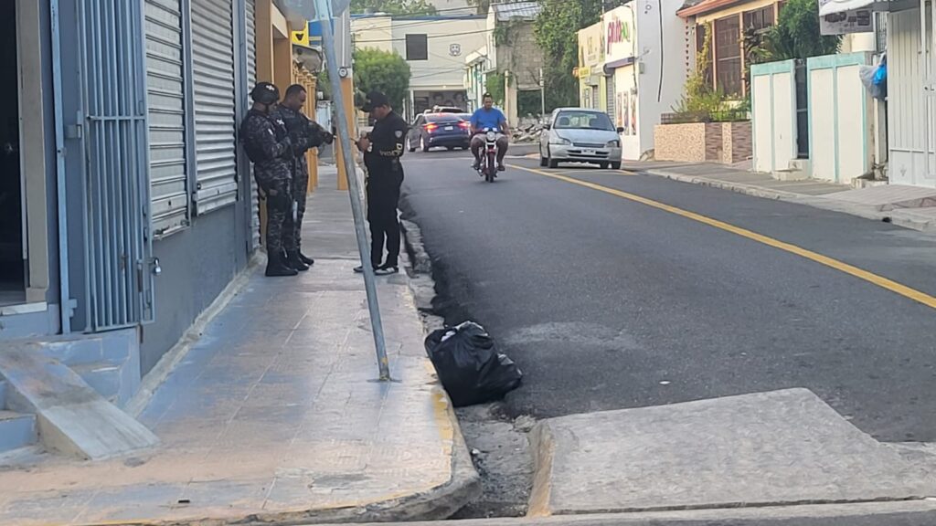 Apresan a uno de los implicados en asalto a mensajero en Salcedo; se llevaron más de dos millones de pesos - Noticias de hoy en República Dominicana | De Último Minuto