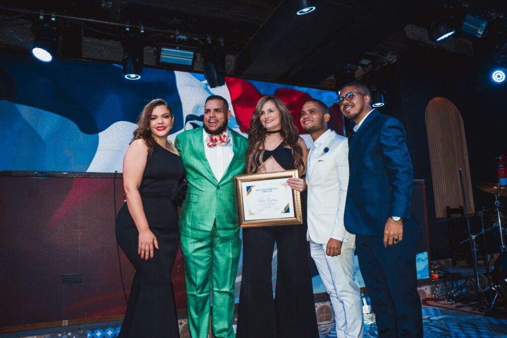 Éxito rotundo en la 1ra Gala Internacional de Premios La Flor 2025 en Medellín, Colombia - Noticias de hoy en República Dominicana | De Último Minuto