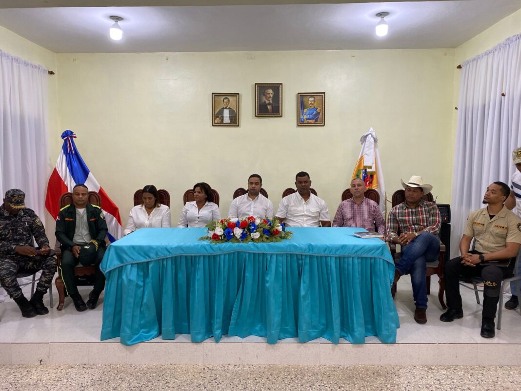 Autoridades de Bayaguana se reúnen para reforzar la seguridad ciudadana