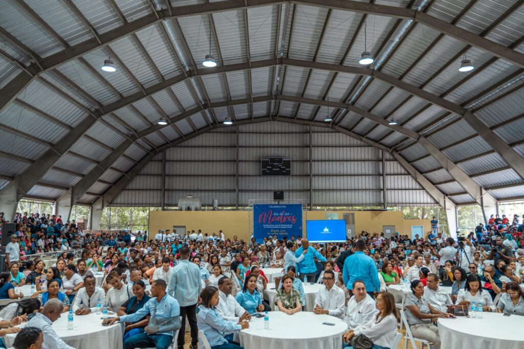 Raquel Peña celebra Día de las Madres con mujeres en Bahoruco | 8 | Raquel Peña celebra Día de las Madres con mujeres en Bahoruco - Noticias de hoy en República Dominicana | De Último Minuto