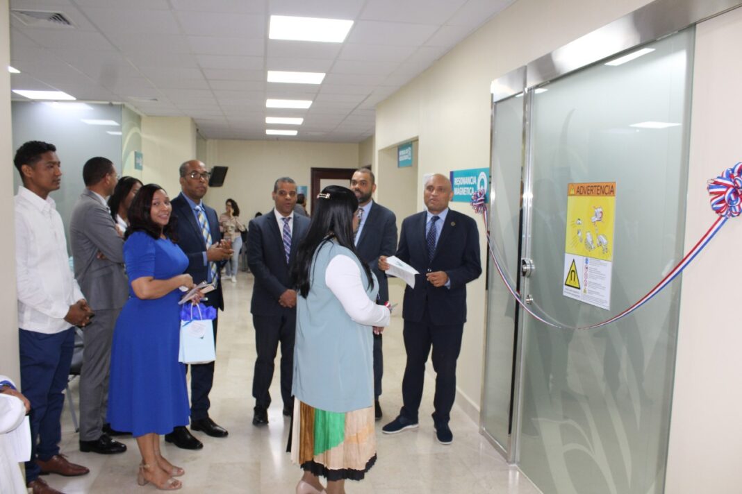 Centro Médico Vista del Jardín adquiere modernos equipos médicos y amplía su capacidad de parqueo
