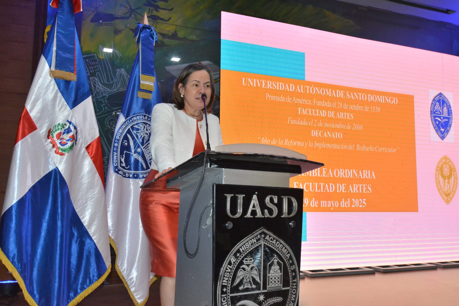 Facultad de Artes de la UASD hace historia con nuevos planes de estudio y honra a docentes estrella