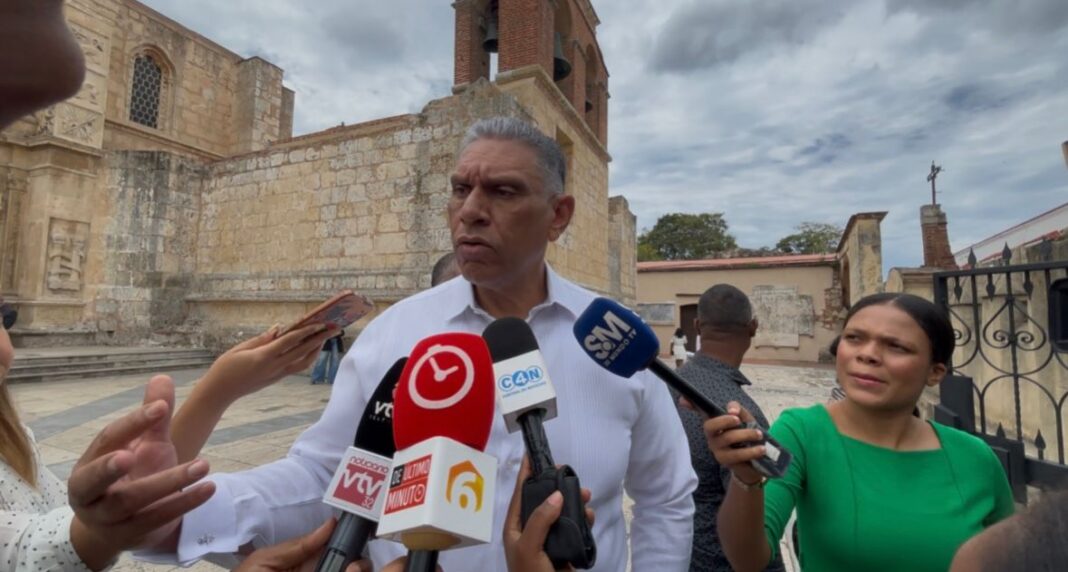 Chu Vásquez expresa preocupación ante propuesta de impuesto del 3.5% a remesas dominicanas en EEUU
