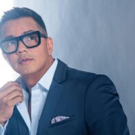 Con 13 temas que viajan con elegancia entre géneros como el bolero, la bachata y la salsa, “La Historia Continúa“.