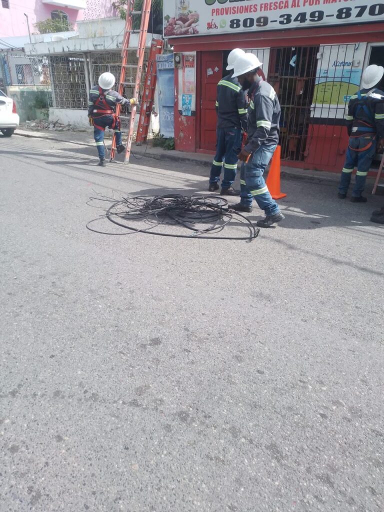Edeeste desmantela conexiones ilegales en Higüey, El Seibo y San Pedro de Macorís | 3 | Edeeste desmantela conexiones ilegales en Higüey, El Seibo y San Pedro de Macorís - Noticias de hoy en República Dominicana | De Último Minuto