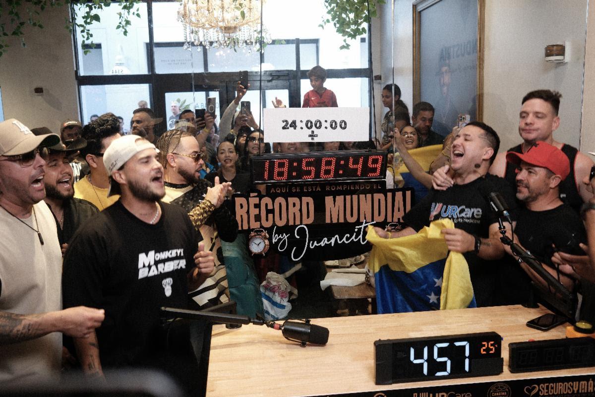 Juancito establece récord mundial del “Podcast más largo del mundo” - Noticias de hoy en República Dominicana | De Último Minuto