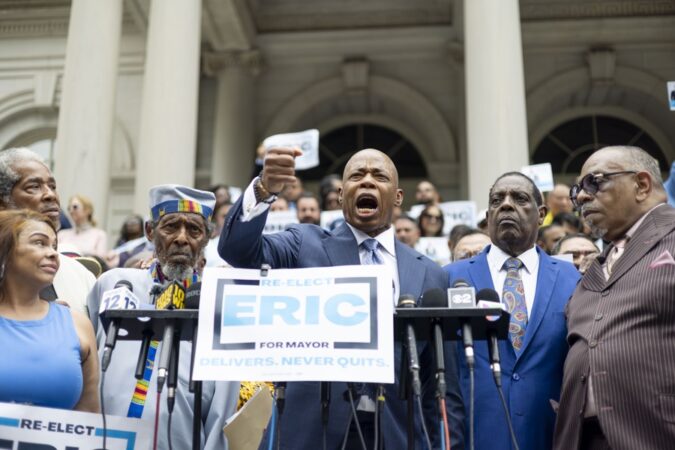 Alcalde de Nueva York lanza su campaña a la reelección como candidato independiente