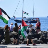 Los 8 activistas de la Flotilla continúan en Israel y podrían estar un mes detenidos