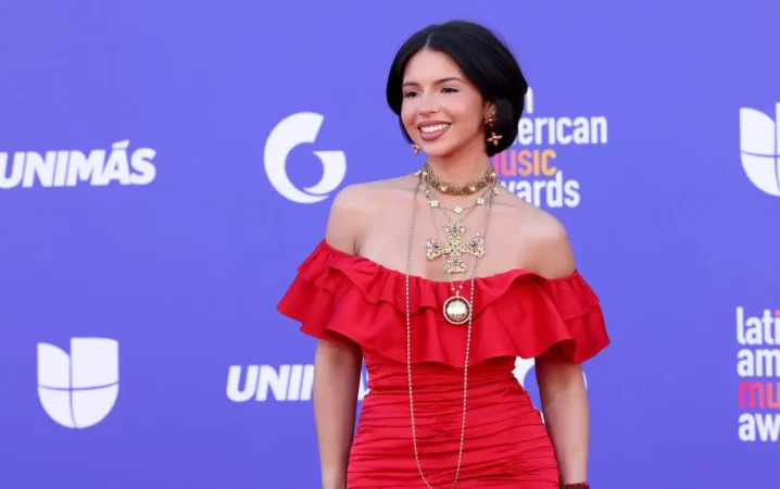 Ángela Aguilar cancela concierto en Colombia por fallas en el escenario y prioriza la seguridad del público