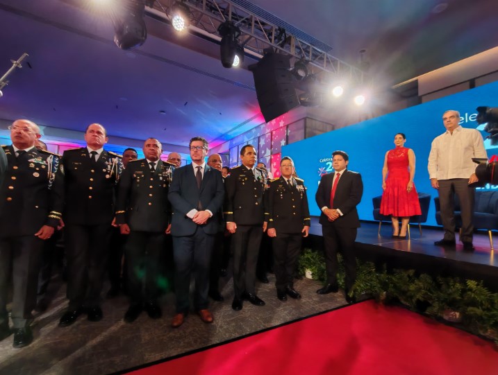 Embajada de EEUU celebra 249 aniversario de su Independencia con presencia del presidente Abinader | 2 | Embajada de EEUU celebra 249 aniversario de su Independencia con presencia del presidente Abinader - Noticias de hoy en República Dominicana | De Último Minuto