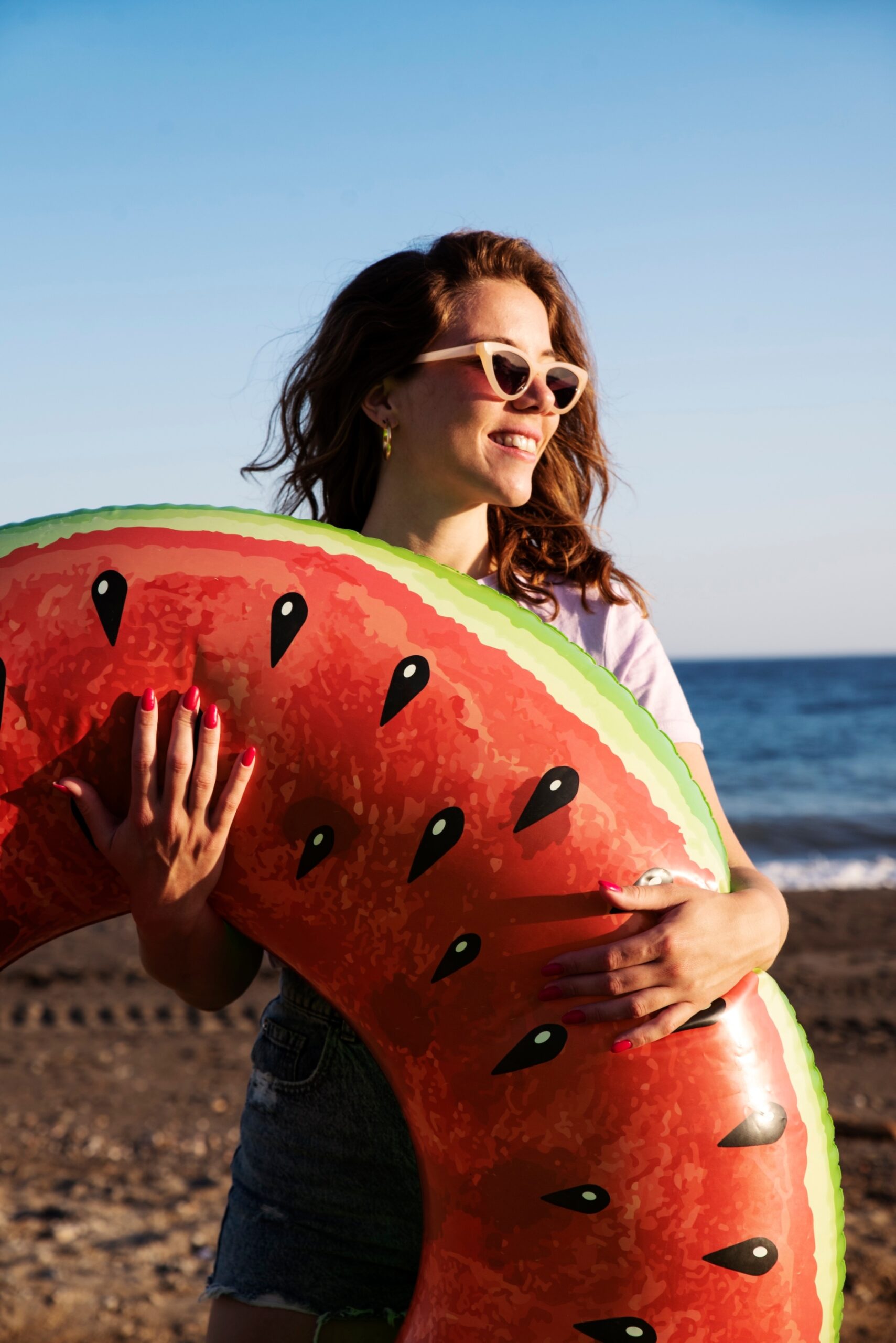Especialista advierte sobre la importancia de proteger los ojos durante el verano