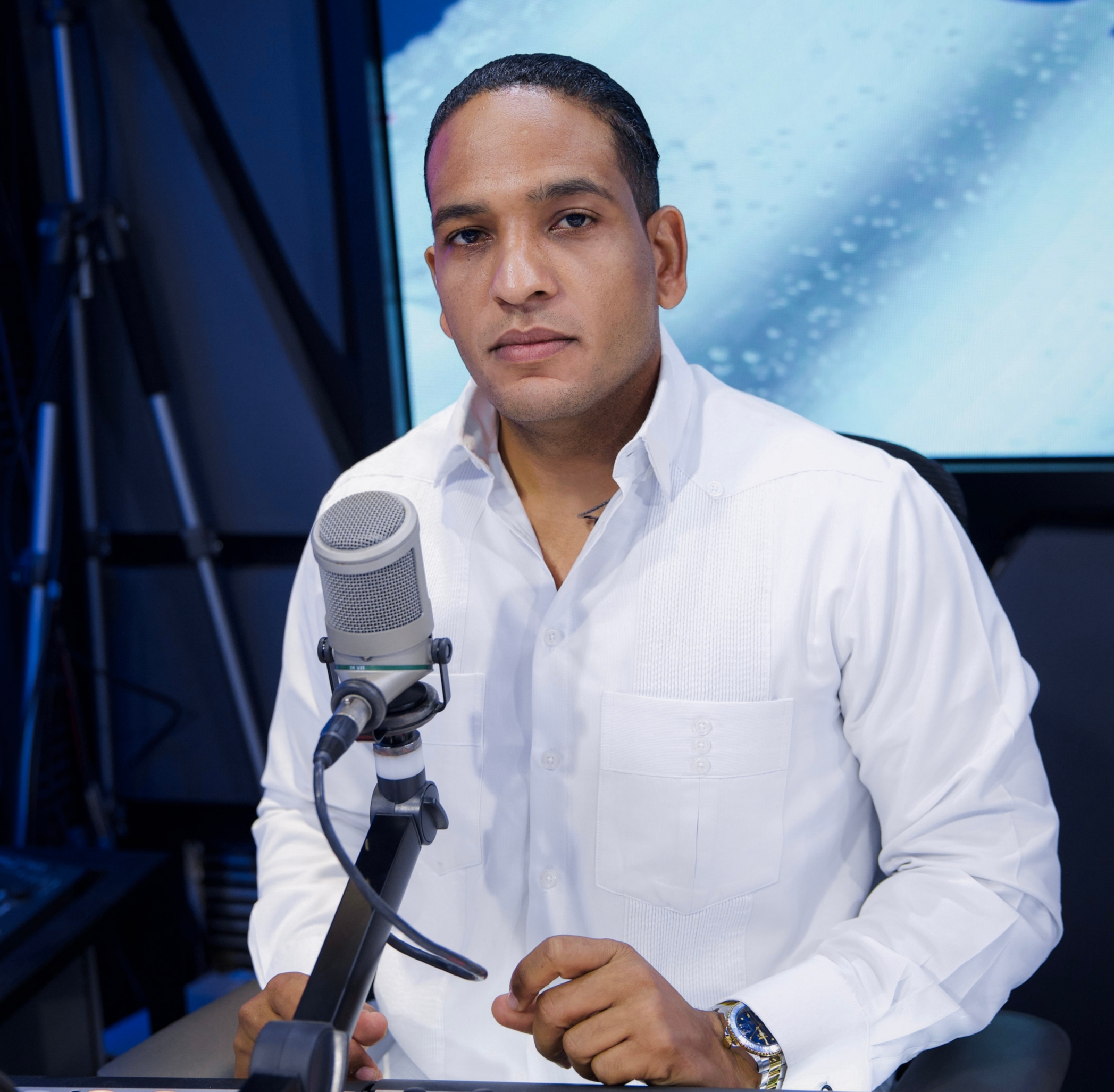 Hansel García denuncia aumento "arbitrario" en salario del gerente general de Edeeste - Noticias de hoy en República Dominicana | De Último Minuto