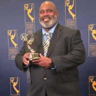Periodista dominicano Omar Guzmán gana su primer Emmy por especial sobre Al Horford - Noticias de hoy en República Dominicana | De Último Minuto