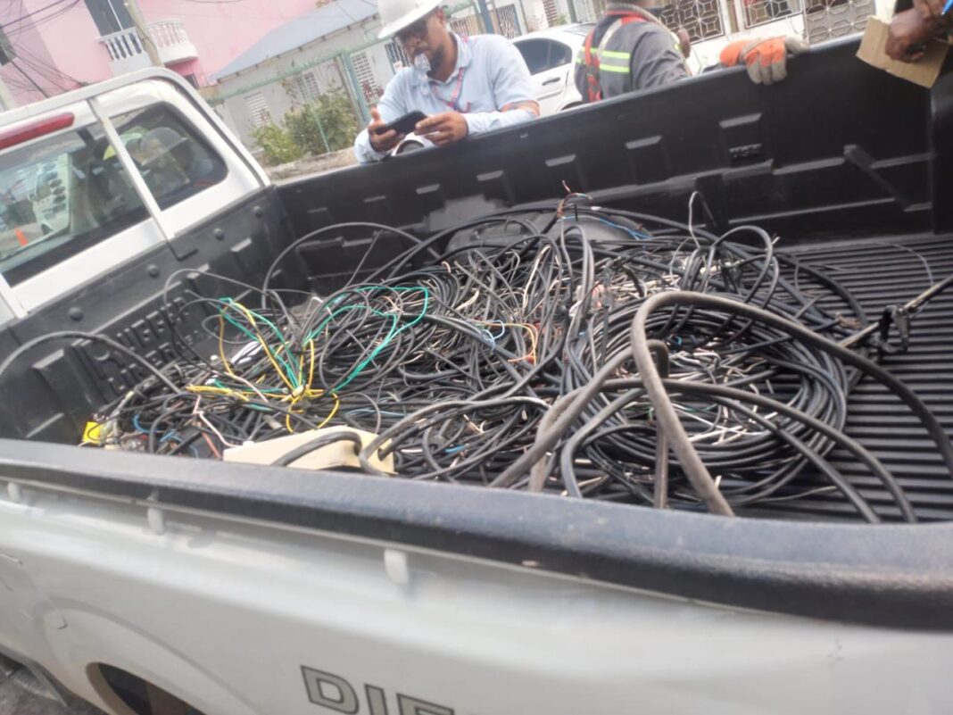 Edeeste desmantela conexiones ilegales en Higüey, El Seibo y San Pedro de Macorís