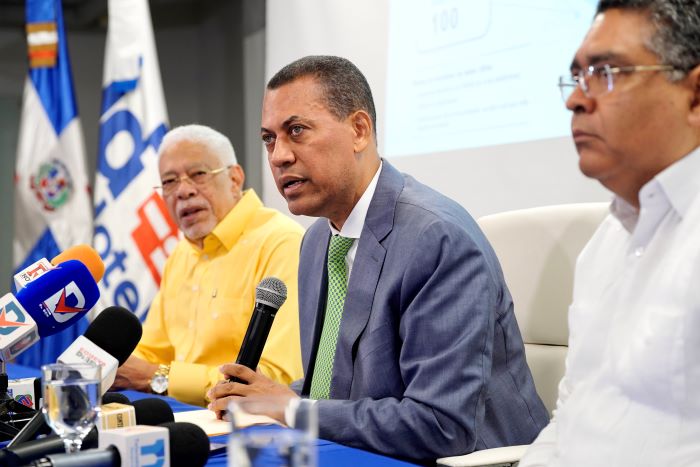 Indotel da plazo de 30 días a empresas telefónicas para depurar SIM cards sin identidad verificada | 3 | Indotel da plazo de 30 días a empresas telefónicas para depurar SIM cards sin identidad verificada - Noticias de hoy en República Dominicana | De Último Minuto