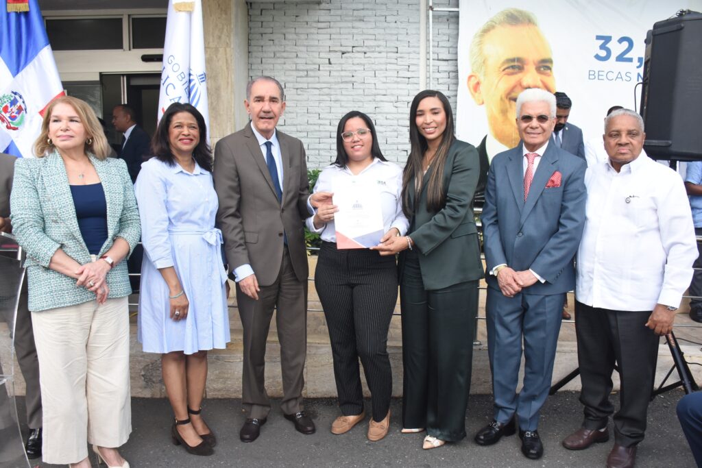 MESCyT otorga 664 becas internacionales para estudios de posgrado | 2 | MESCyT otorga 664 becas internacionales para estudios de posgrado