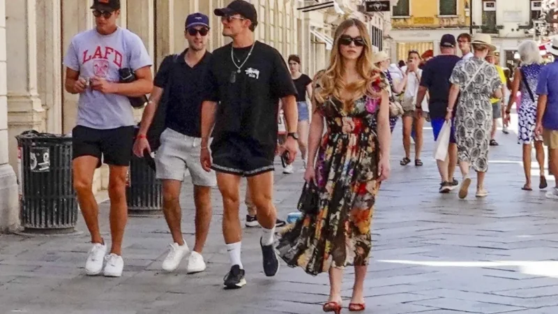Orlando Bloom y Sydney Sweeney avivan rumores de romance al pasear juntos en Venecia