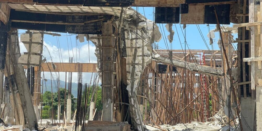 Residentes dicen que no es la primera vez que ocurre un desplome en la zona donde colapsó edificación en Santiago