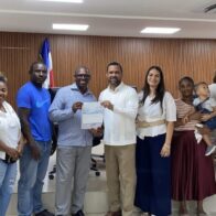 Ayuntamiento de Las Terrenas entrega aportes por más de 400 mil pesos a 7 iglesias
