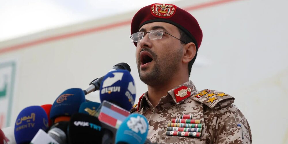 Hutíes amenazan con atacar buques de EEUU si este se involucra en guerra contra Irán