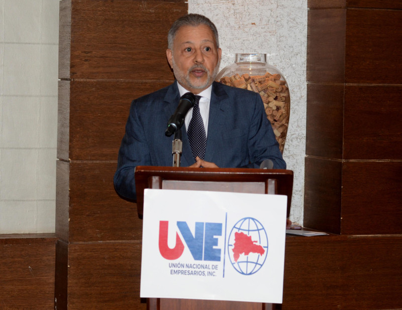 Leonel Castellanos Duarte, presidente de la UNE.