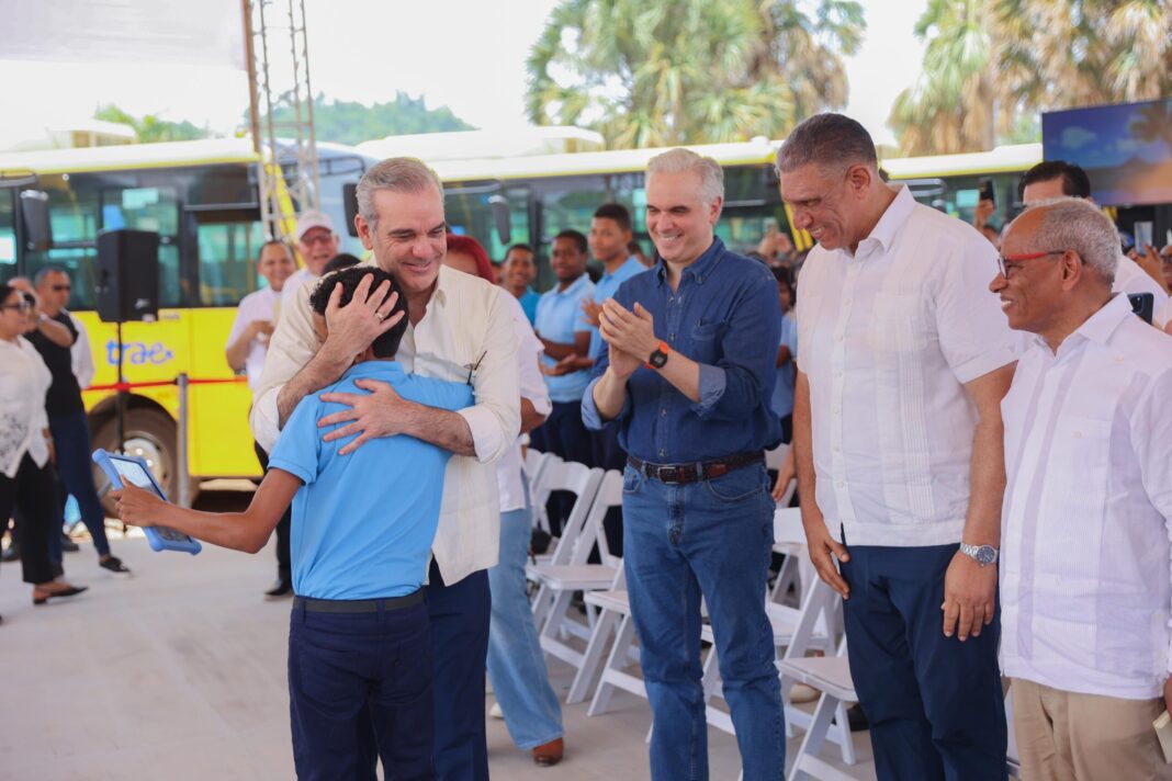 Transporte Estudiantil (TRAE) llega a Samaná con 43 autobuses