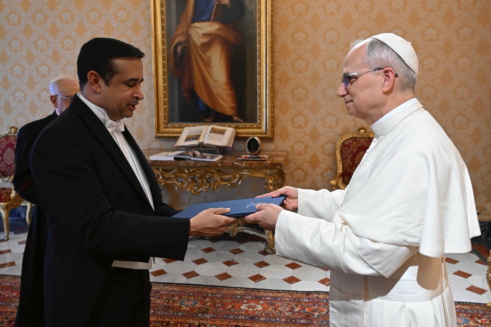 Embajador de RD ante Santa Sede presenta Cartas Credenciales al Papa León XIV - Noticias de hoy en República Dominicana | De Último Minuto