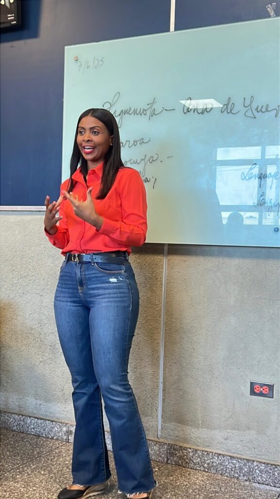 Periodista Rosalina Lora llama a estudiantes de Comunicación de O&M a aferrarse a principios éticos | 2 | Periodista Rosalina Lora llama a estudiantes de Comunicación de O&M a aferrarse a principios éticos - Noticias de hoy en República Dominicana | De Último Minuto